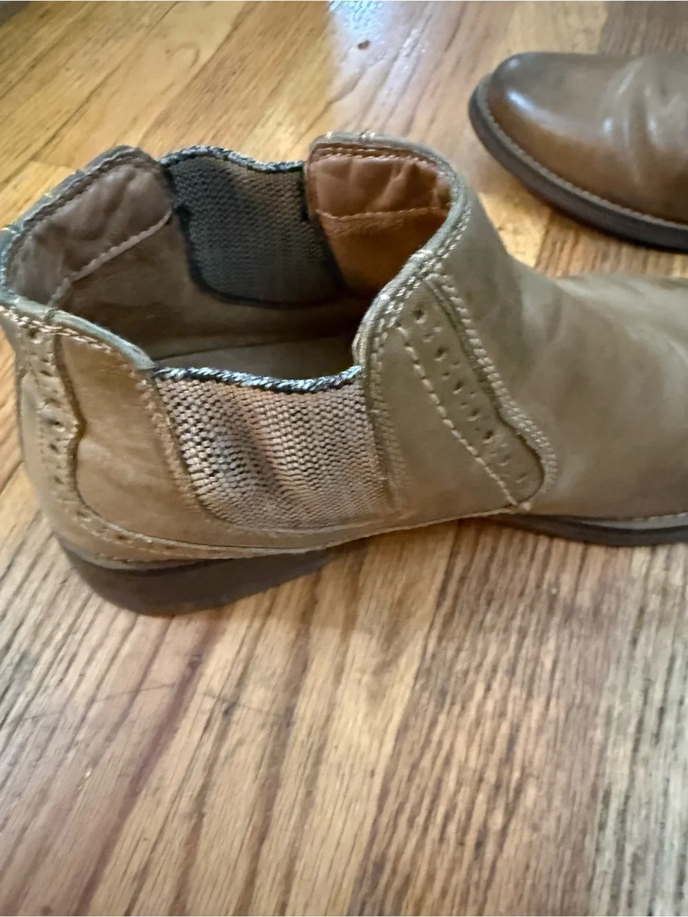 Steve Madden Paxton 9 Men's Tan Chelsea Boots - Classic Slip-On Ankle Boots